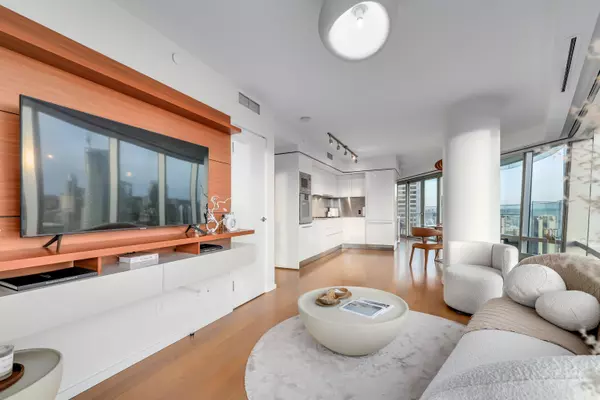 Vancouver, BC V6E 0B3,1151 W Georgia ST #4102