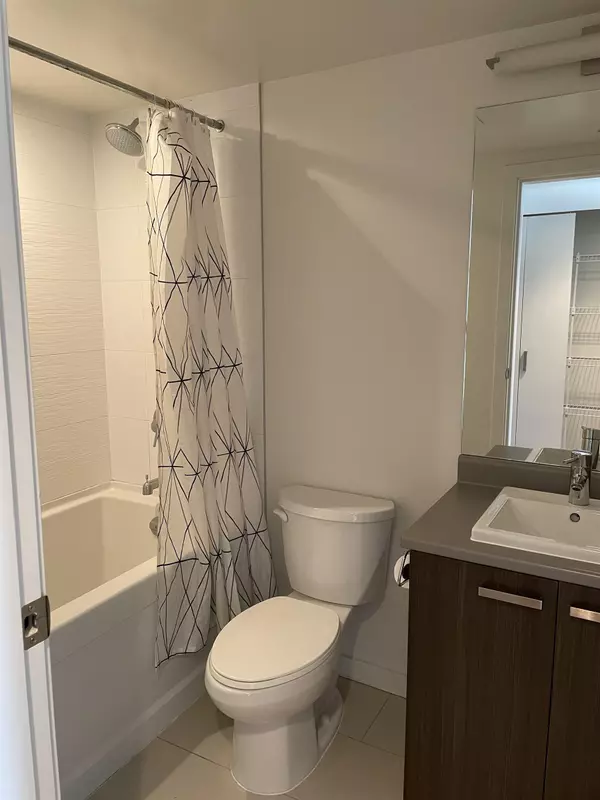 Surrey, BC V3T 0J5,13325 102a AVE #2905