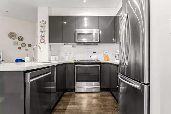 Surrey, BC V3Z 0N7,15168 33 AVE #232