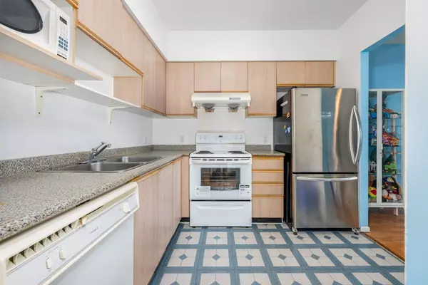 Richmond, BC V6X 3X8,8871 Lansdowne RD #808
