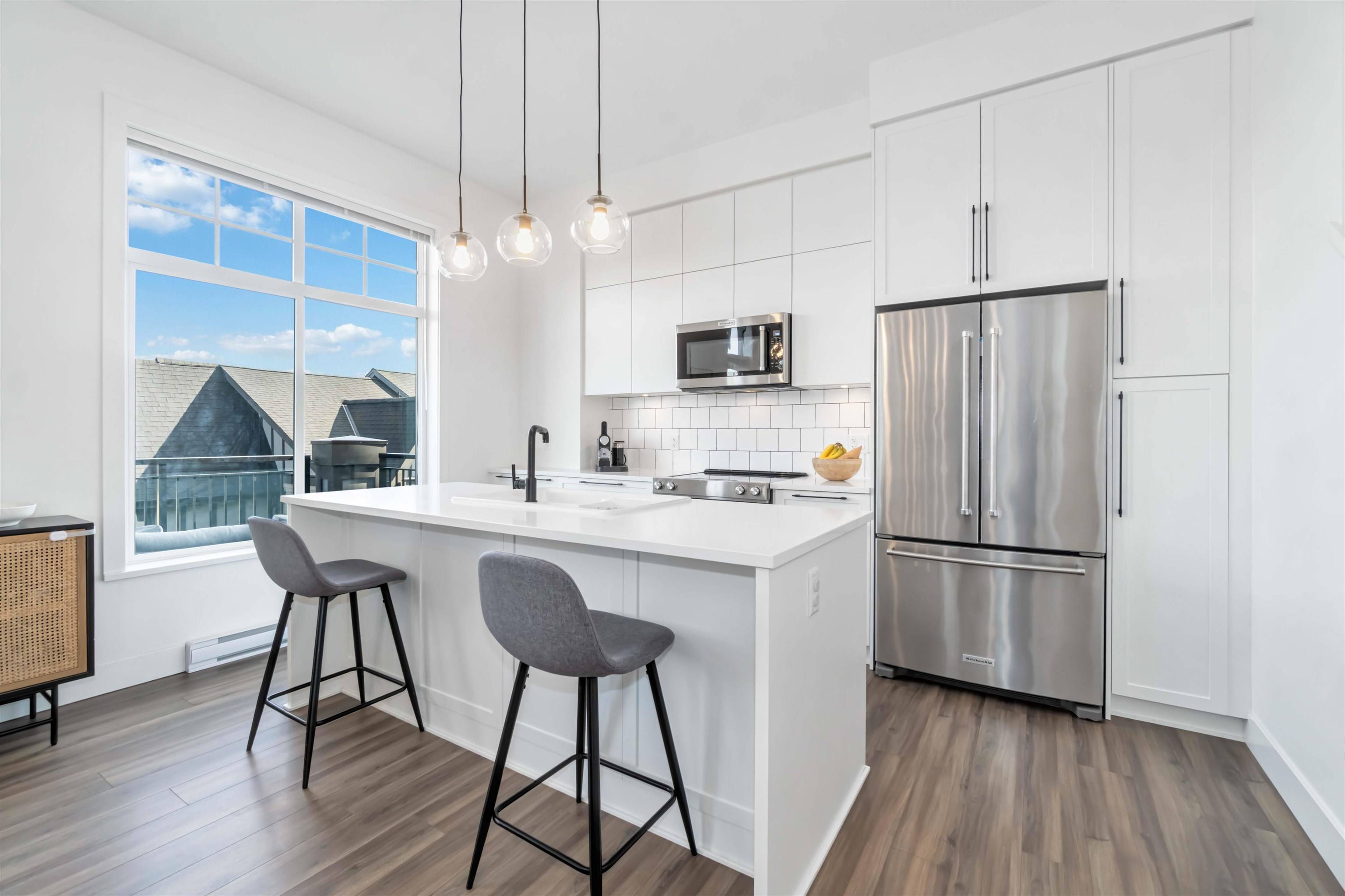 Coquitlam, BC V3E 0N7,3552 Victoria DR #40