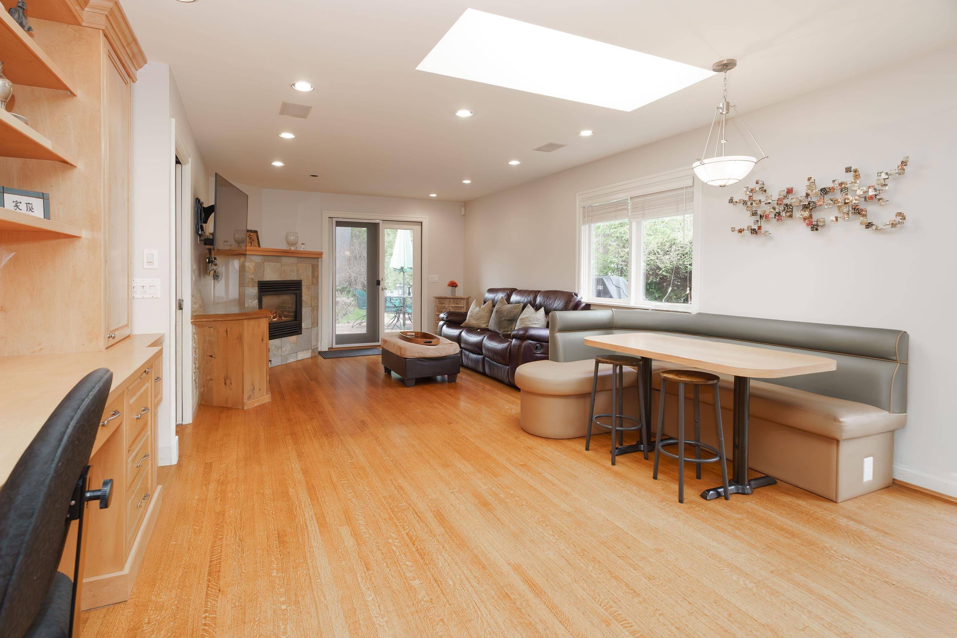 North Vancouver, BC V7R 1T4,1170 Kendal PL
