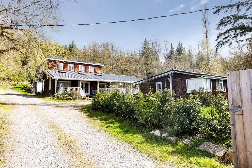Roberts Creek, BC V0N 2W5,2470 Sunshine Coast HWY
