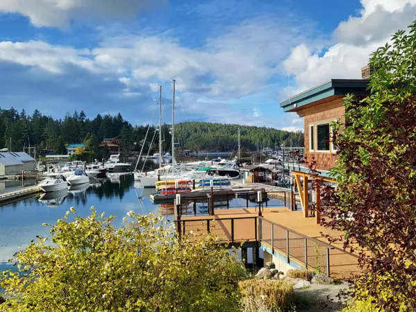Madeira Park, BC V0N 2H0,12849 Lagoon RD #1D