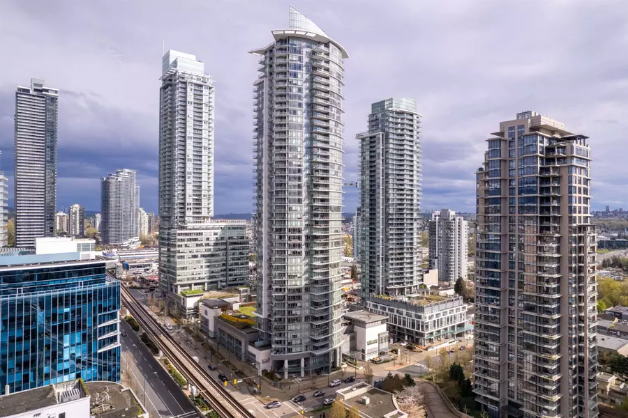 2008 Rosser AVE #809, Burnaby, BC V5C 0H8