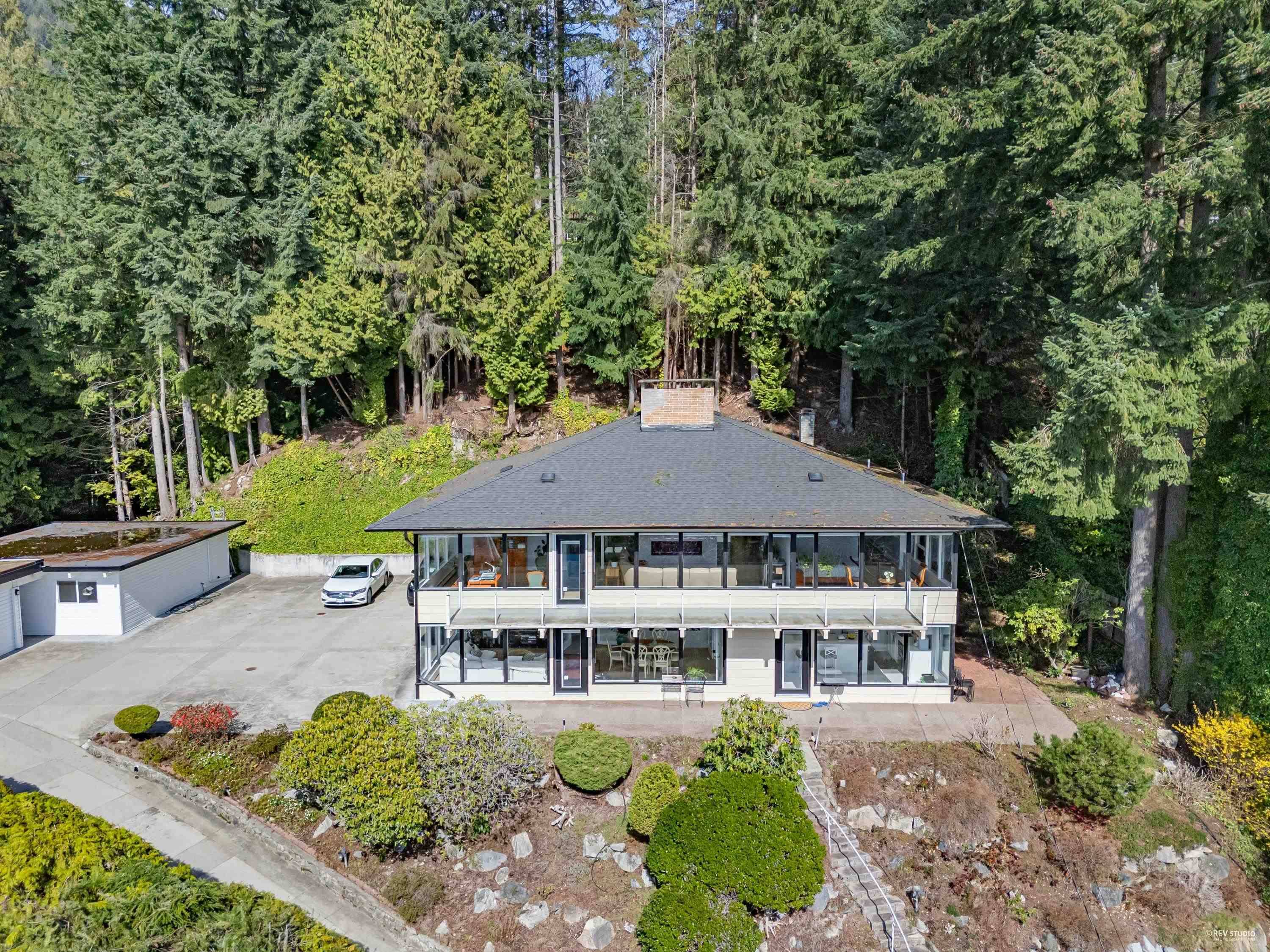 2755 Skilift PL, West Vancouver, BC V7S 2T6