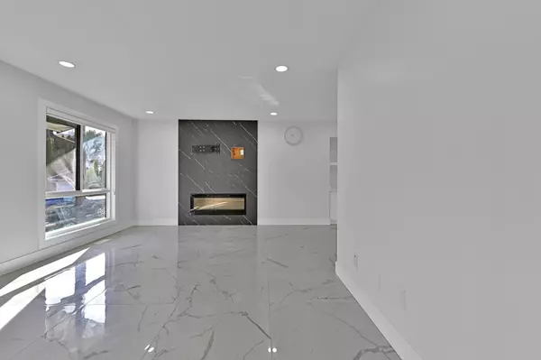 Abbotsford, BC V2S 7B8,32955 Malahat PL