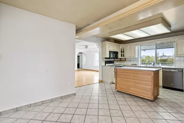 Surrey, BC V3X 1V7,6129 126 ST