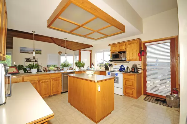 Delta, BC V4M 3L8,307 Rosehill Wynd