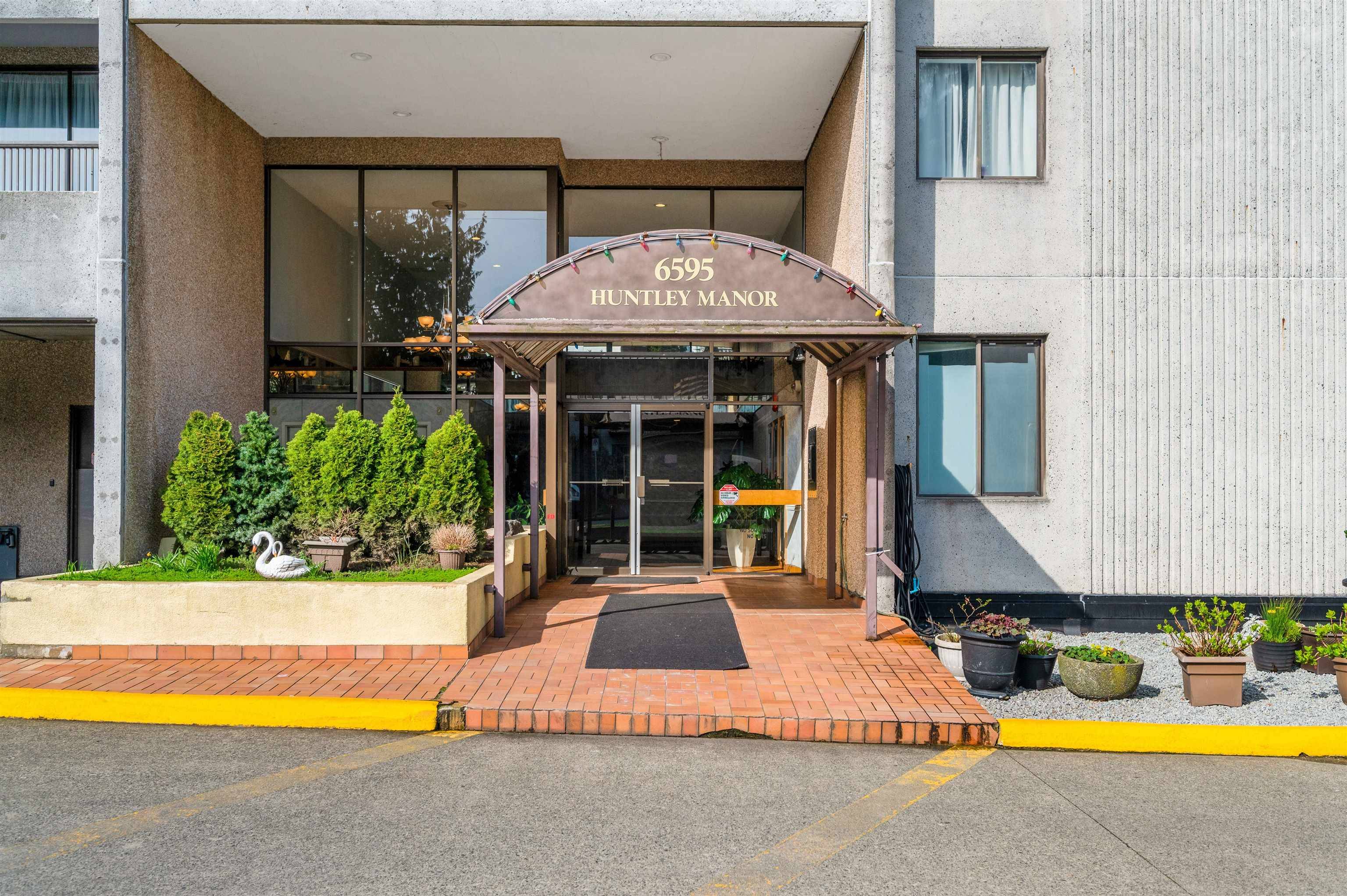 Burnaby, BC V5H 4E5,6595 Willingdon AVE #608