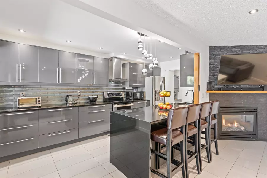 2535 Gordon AVE, Port Coquitlam, BC V3C 3Z3