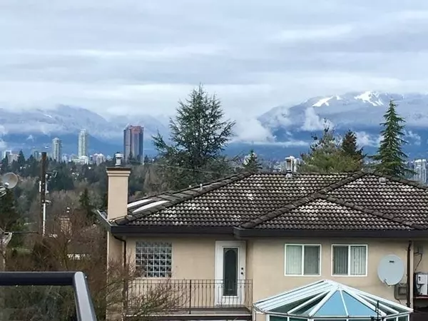 Burnaby, BC V5E 3H9,6005 Humphries PL