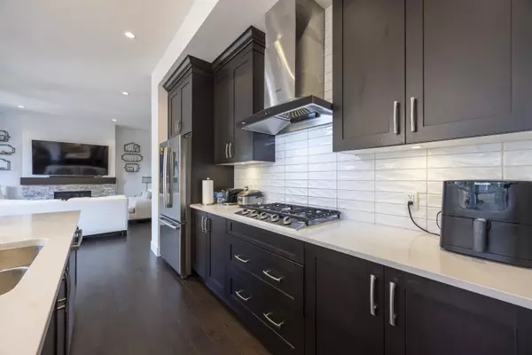 Surrey, BC V3Z 9X9,16788 Edgewood DR