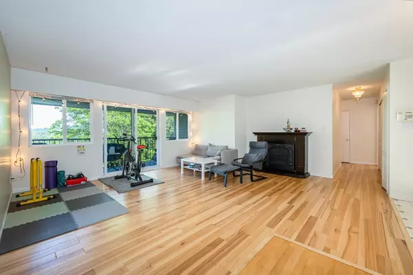 Port Moody, BC V3H 1N5,1948 Highview PL