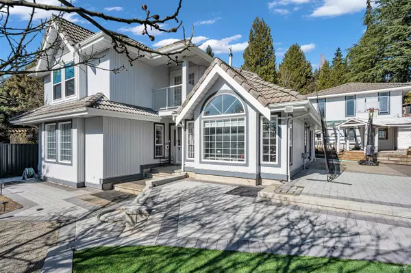 292 Mariner WAY, Coquitlam, BC V3K 1N4