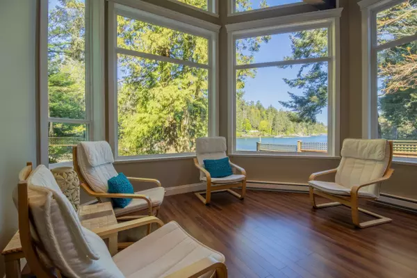 Galiano Island, BC V0N 1P0,2333 Sturdies Bay RD