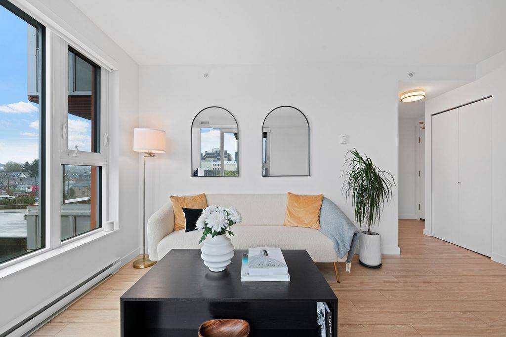 Vancouver, BC V6A 0G9,983 E Hastings ST #303