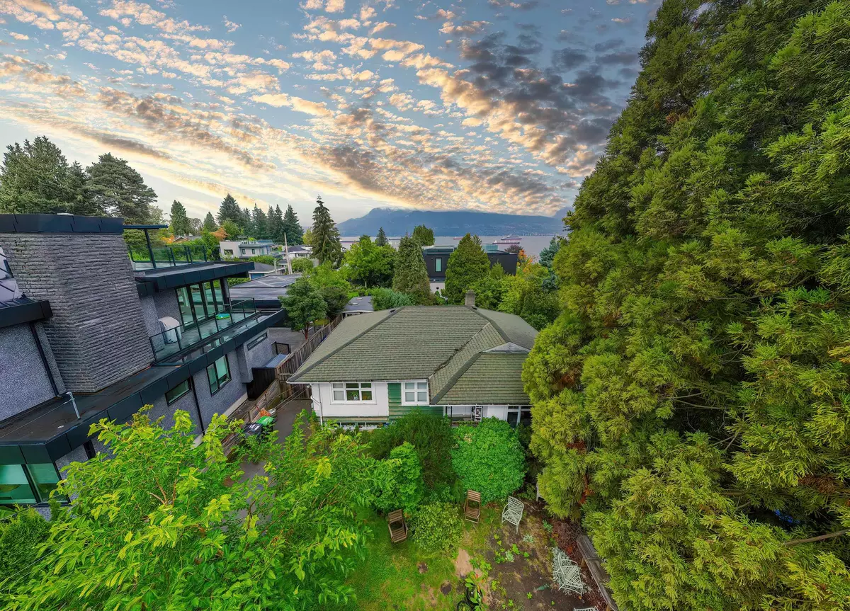 Vancouver, BC V6R 1R6,4615 W 4th AVE