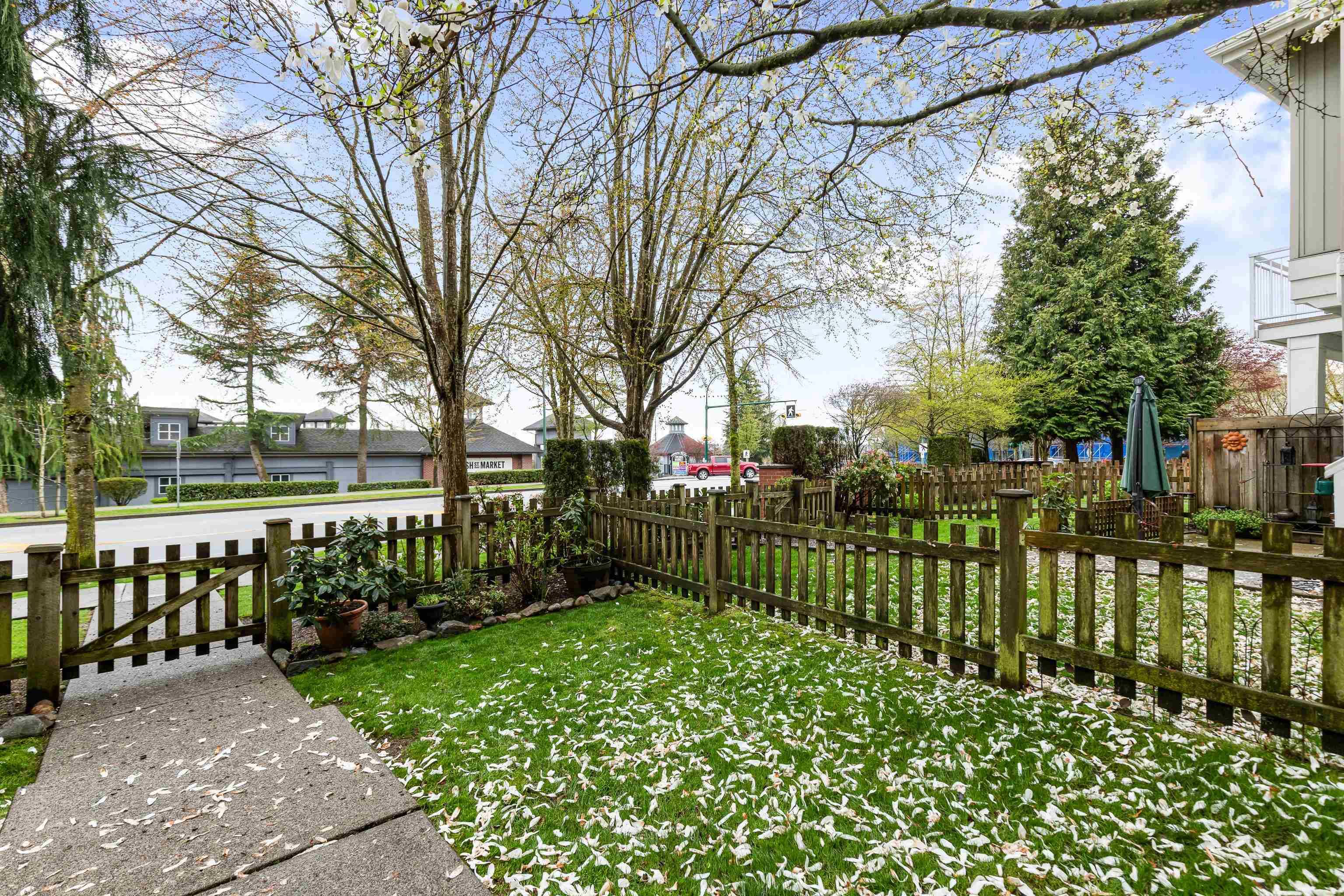 Surrey, BC V3S 9J9,15068 58 AVE #27