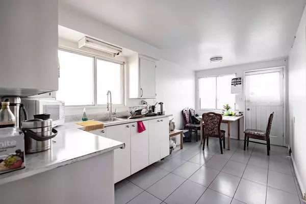 Richmond, BC V7A 3A7,10280 Amethyst AVE