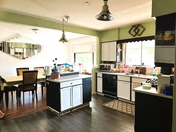 45656 Wellington AVE Chilliwack, BC V2P 2E6