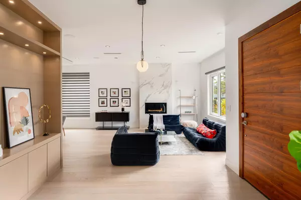 Vancouver, BC V6P 3T7,6978 Laurel ST