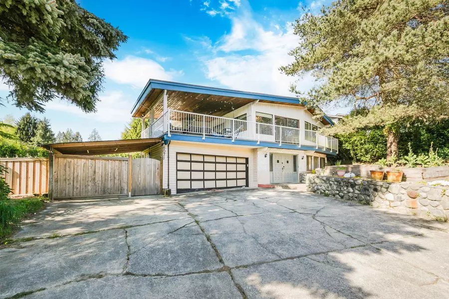 8071 Greenlake PL, Burnaby, BC V5A 3N5
