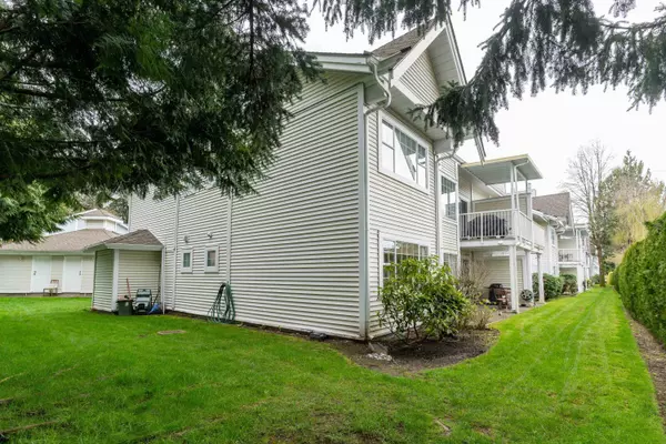 Surrey, BC V3R 9G8,9109 154 ST #209