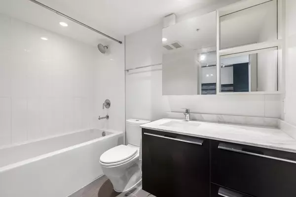 Vancouver, BC V5X 0C9,8031 Nunavut LN #707