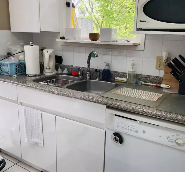 Vancouver, BC V6N 2W3,3870 W 37th AVE