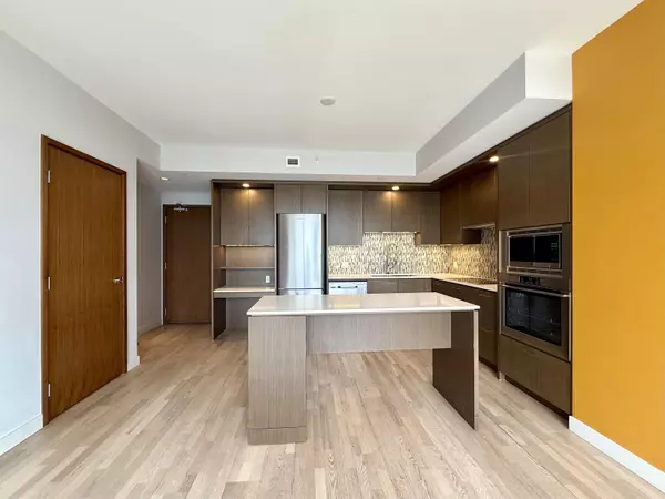 Surrey, BC V3T 0K2,13495 Central AVE #1606
