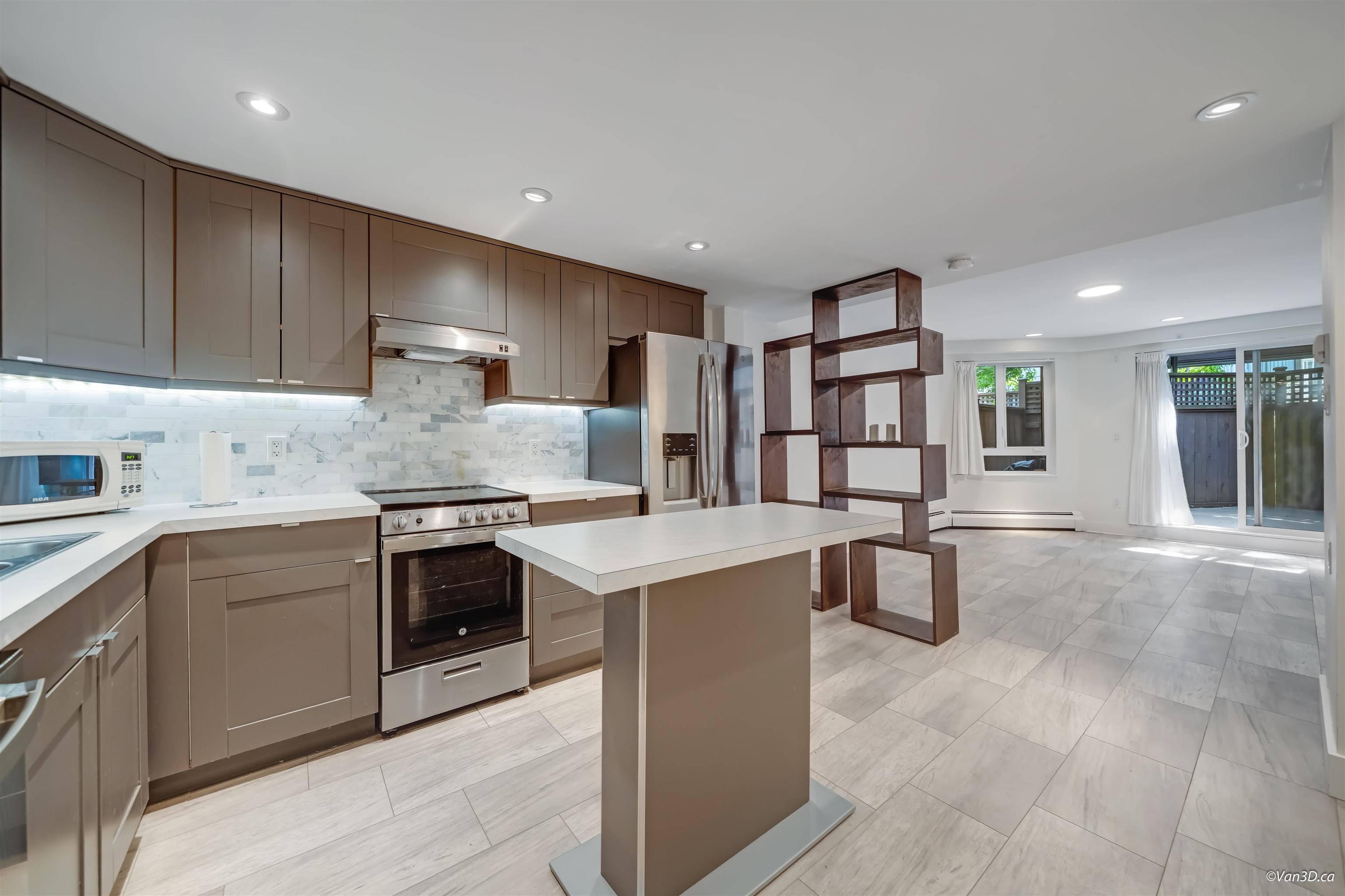Vancouver, BC V6G 1M9,1855 Nelson ST #103