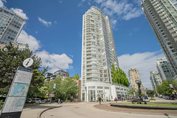 1201 Marinaside CRES #2001, Vancouver, BC V6Z 2V2