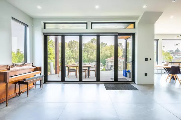 Burnaby, BC V5H 3S4,6192 Elgin AVE