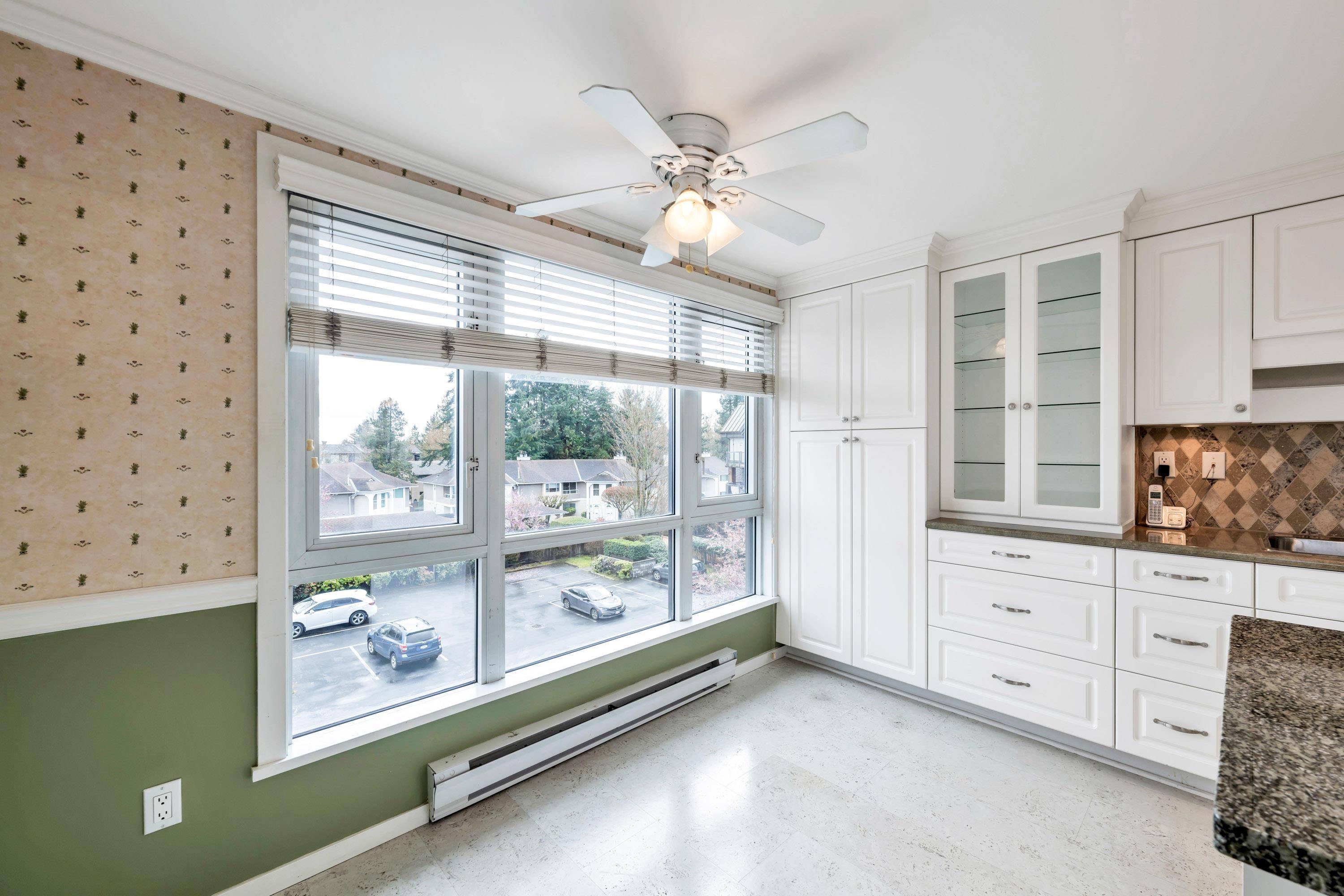 Surrey, BC V3R 0P9,9978 148 ST #404