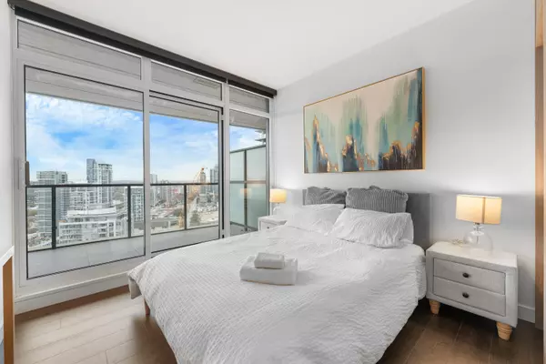 4890 Lougheed HWY #2402 Burnaby, BC V5C 0N1