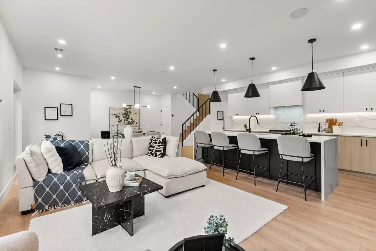 Surrey, BC V4N 1A1,16358 90 AVE #72