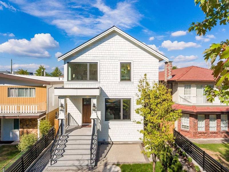 2045 E 51 AVE, Vancouver, BC V5P 1W2