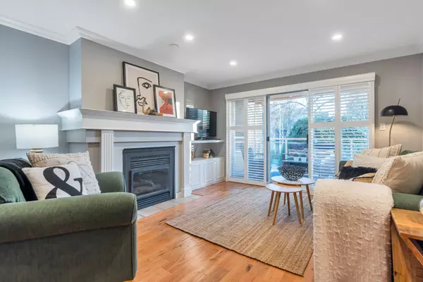 Surrey, BC V4A 9T4,15185 22 AVE #211