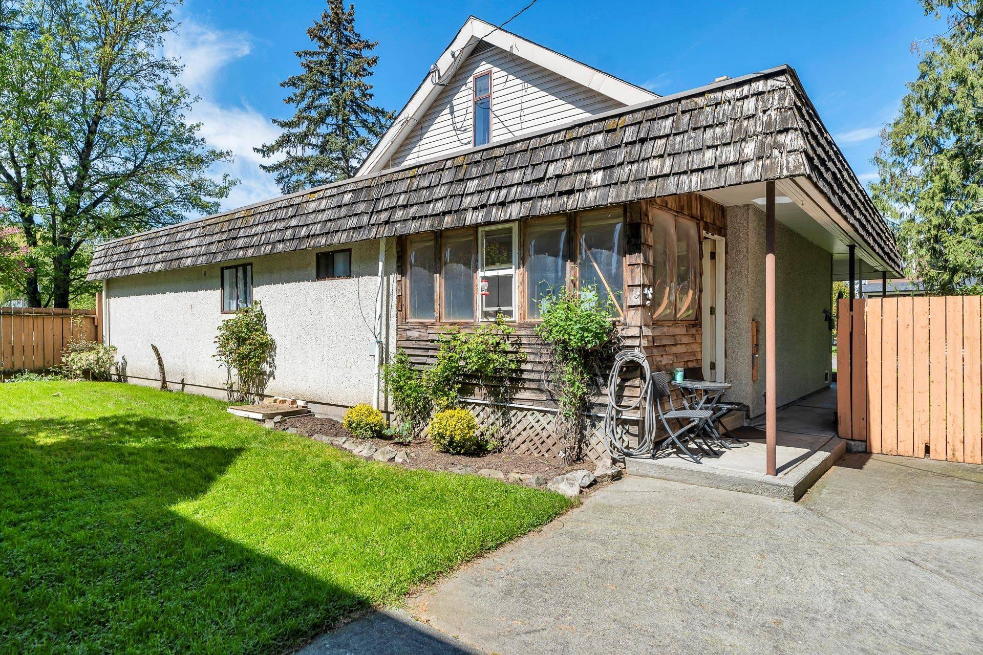 34612 2 AVE, Abbotsford, BC V2S 8C2