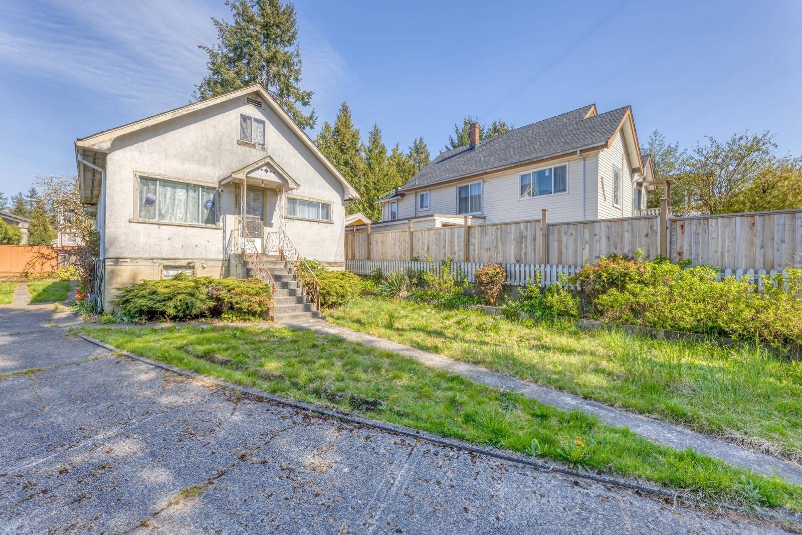 New Westminster, BC V3M 3B3,2323 Dublin ST