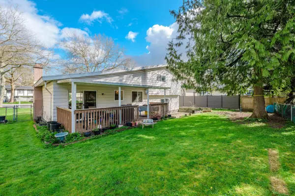 Surrey, BC V3V 6P8,13318 Sutton PL
