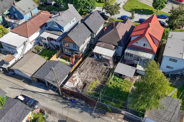 Vancouver, BC V5N 2C7,1349 E 14th AVE