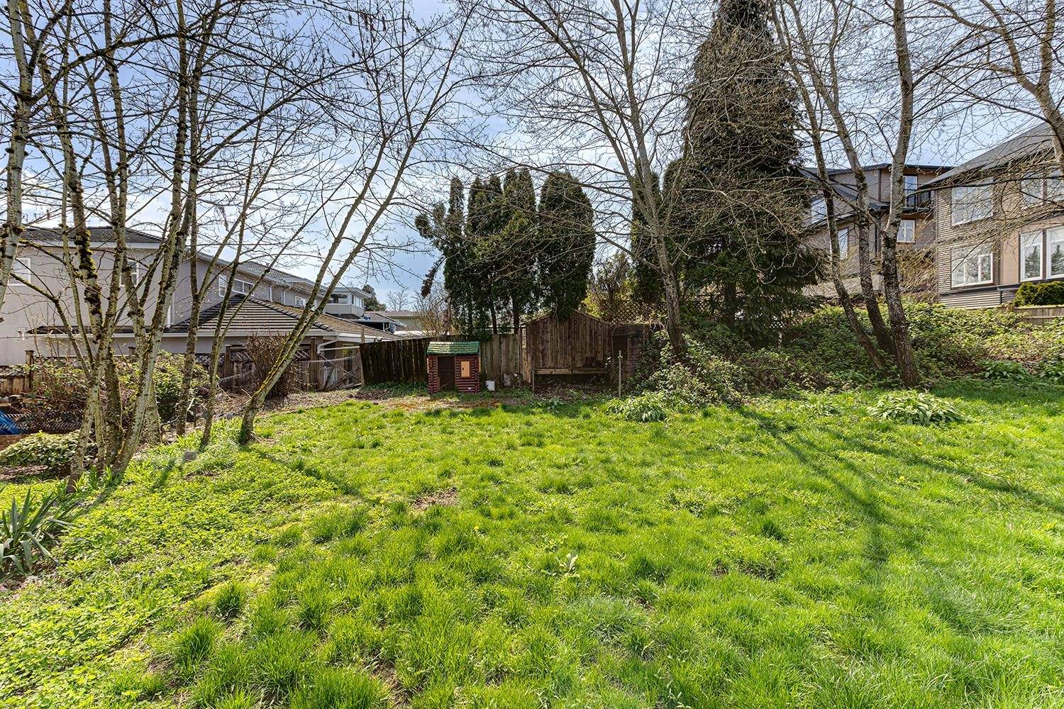 Burnaby, BC V5H 3T2,6525 Dufferin AVE