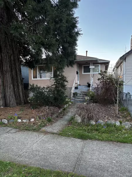 2955 E 29th AVE, Vancouver, BC V5R 1V8