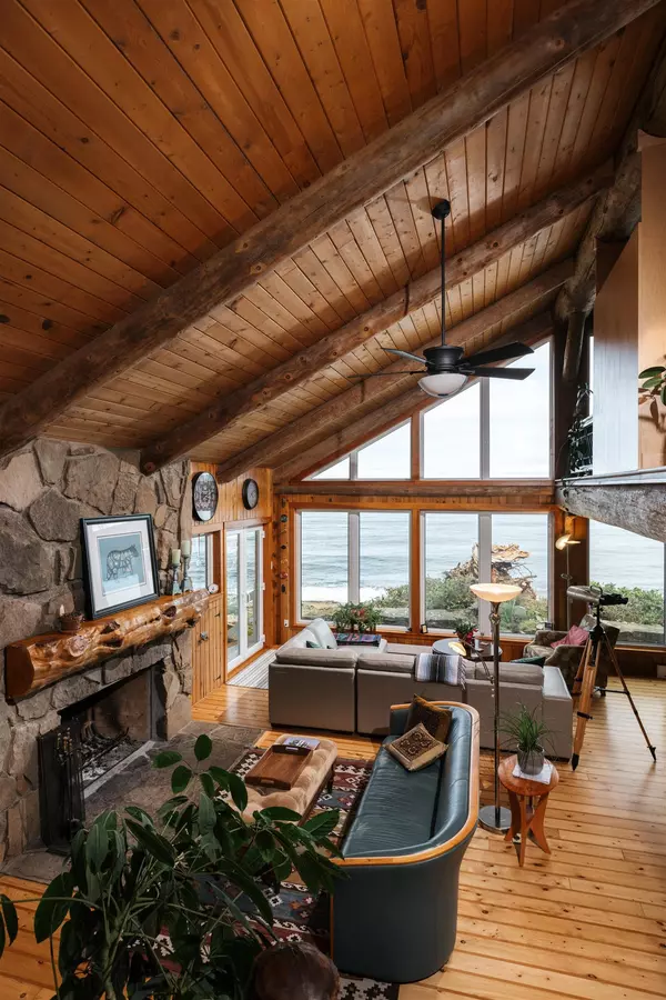 281 Bellhouse RD Galiano Island, BC V0N 1P0