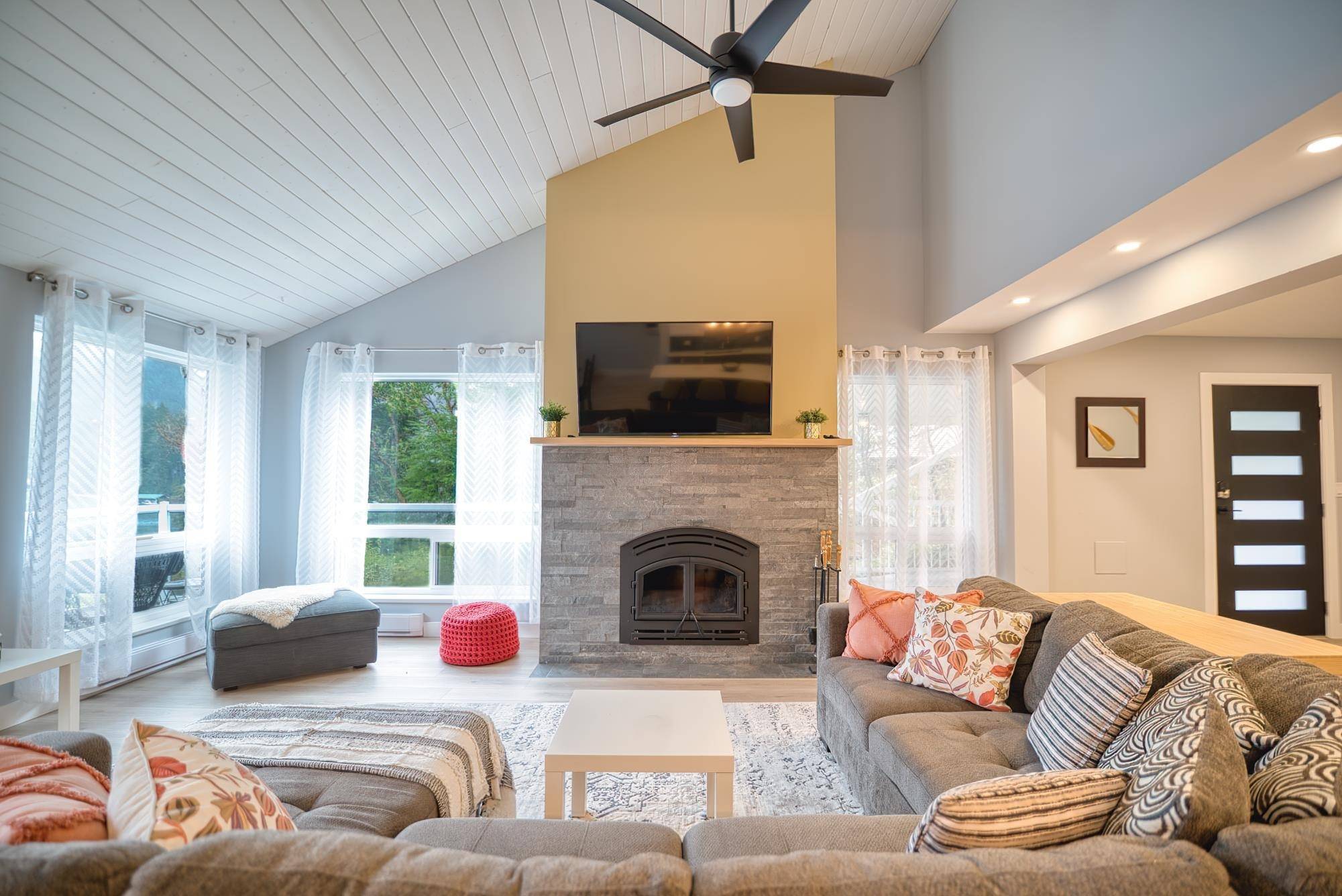 12848 Gilden RD Madeira Park, BC V0N 2H1