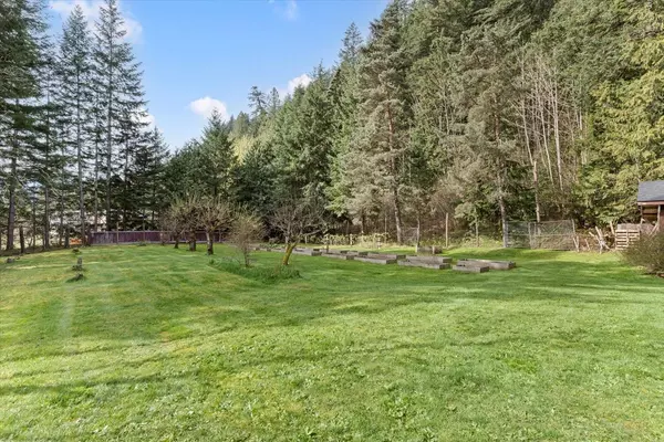 Hope, BC V0X 1L3,27383 Dogwood Valley RD