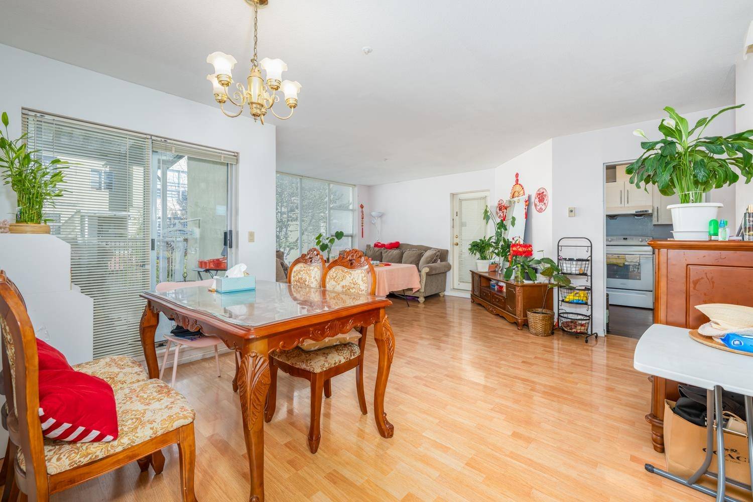 Richmond, BC V6Y 3X1,8300 General Currie RD #302