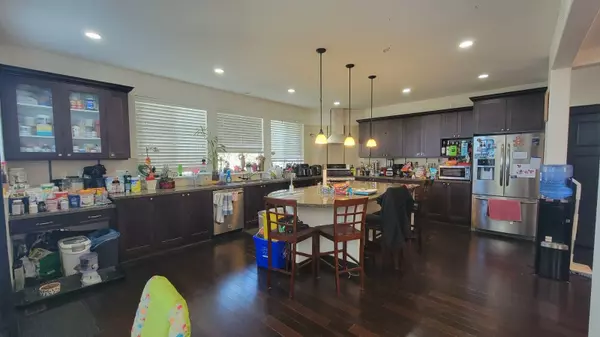 Coquitlam, BC V3E 0B2,1460 Nanton ST